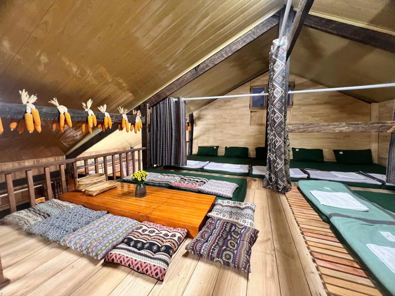 Micasa - Nha Gac Mai Tren Dinh Doi Villa กาวบั่ง ภายนอก รูปภาพ